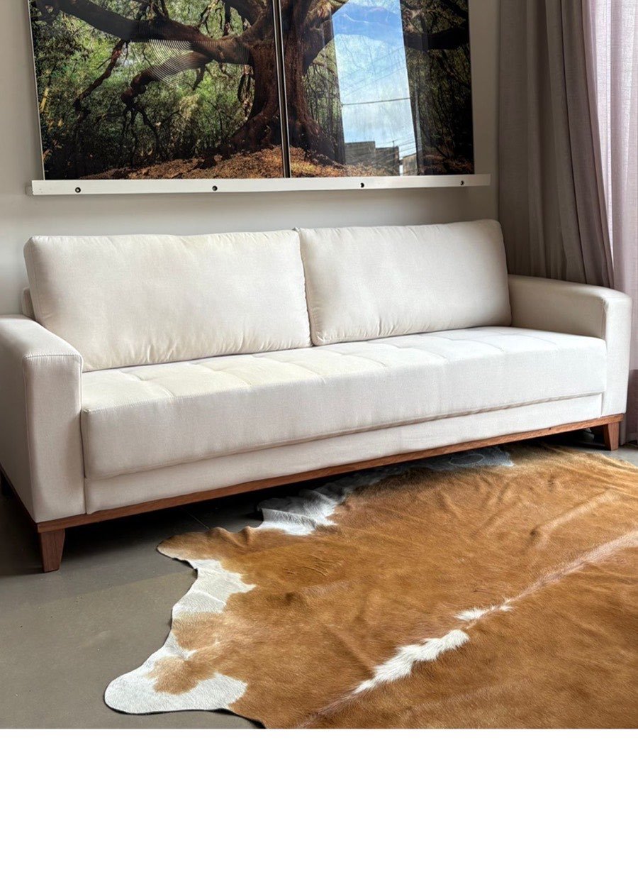 Sofá retrátil com tapete de pele Evidence Design